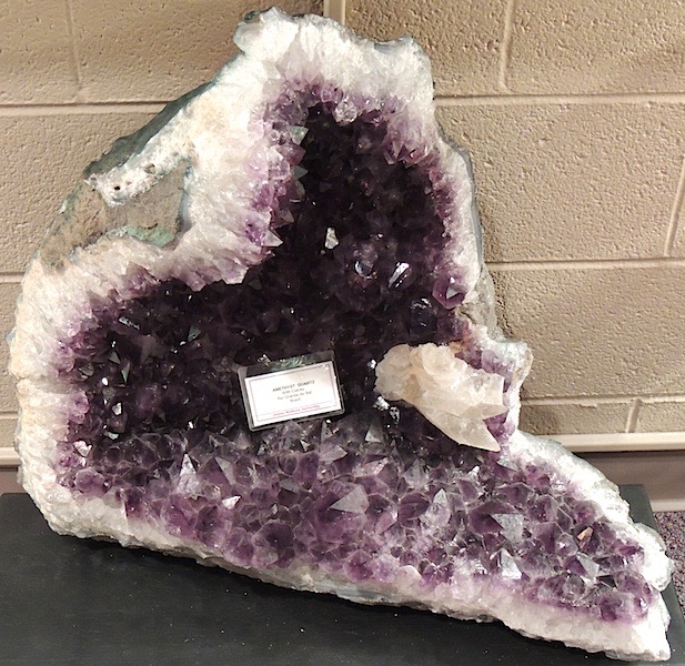 JMU Mineral Museum & Geology Lab, January 2013<br />[Contributed by & used with permission of Mary Loose DeViney]