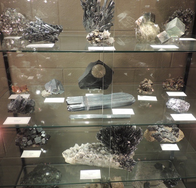 JMU Mineral Museum & Geology Lab, January 2013<br />[Contributed by & used with permission of Mary Loose DeViney]